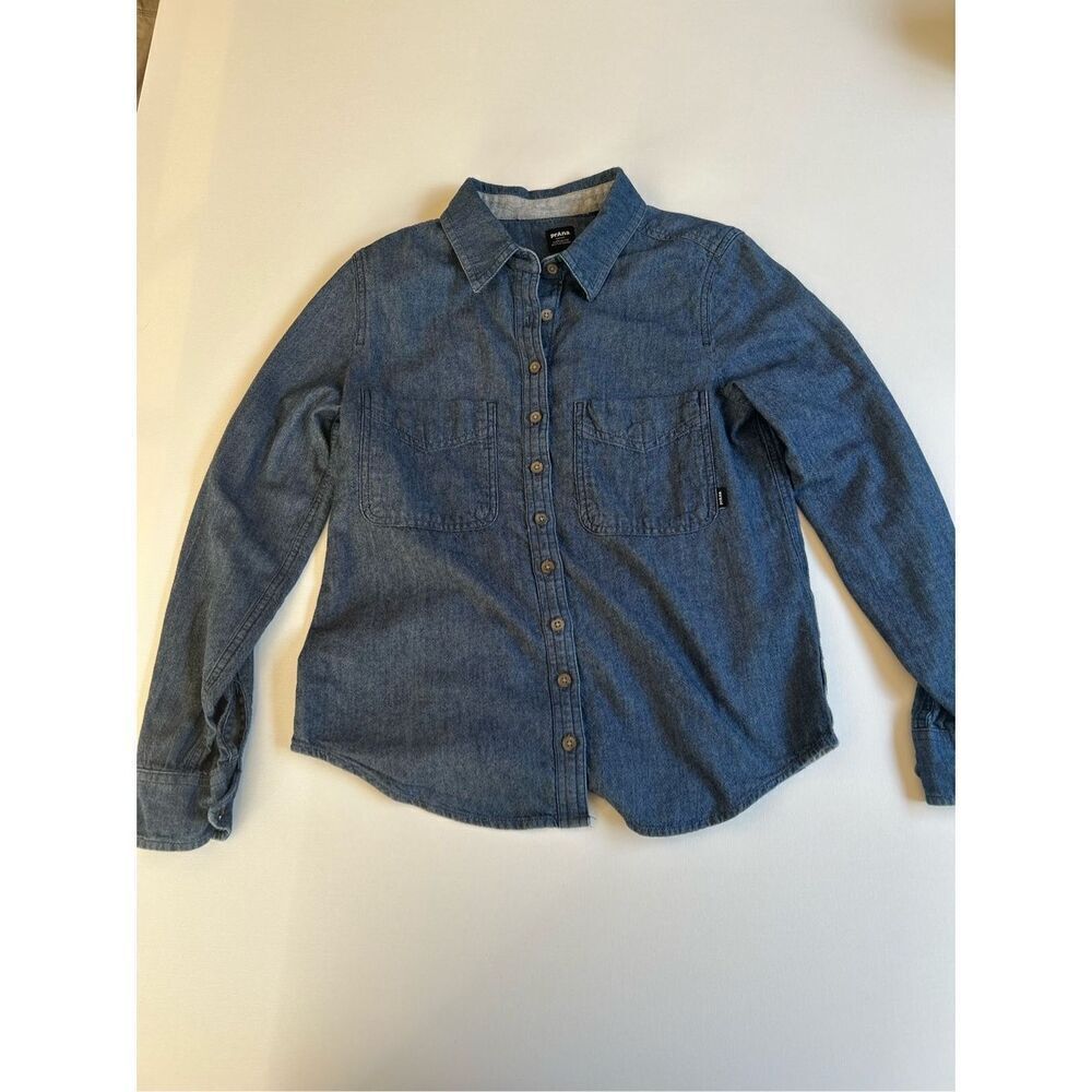 Prana Polished Blue Chambray Button Down Shirt Blouse Chest Pocket